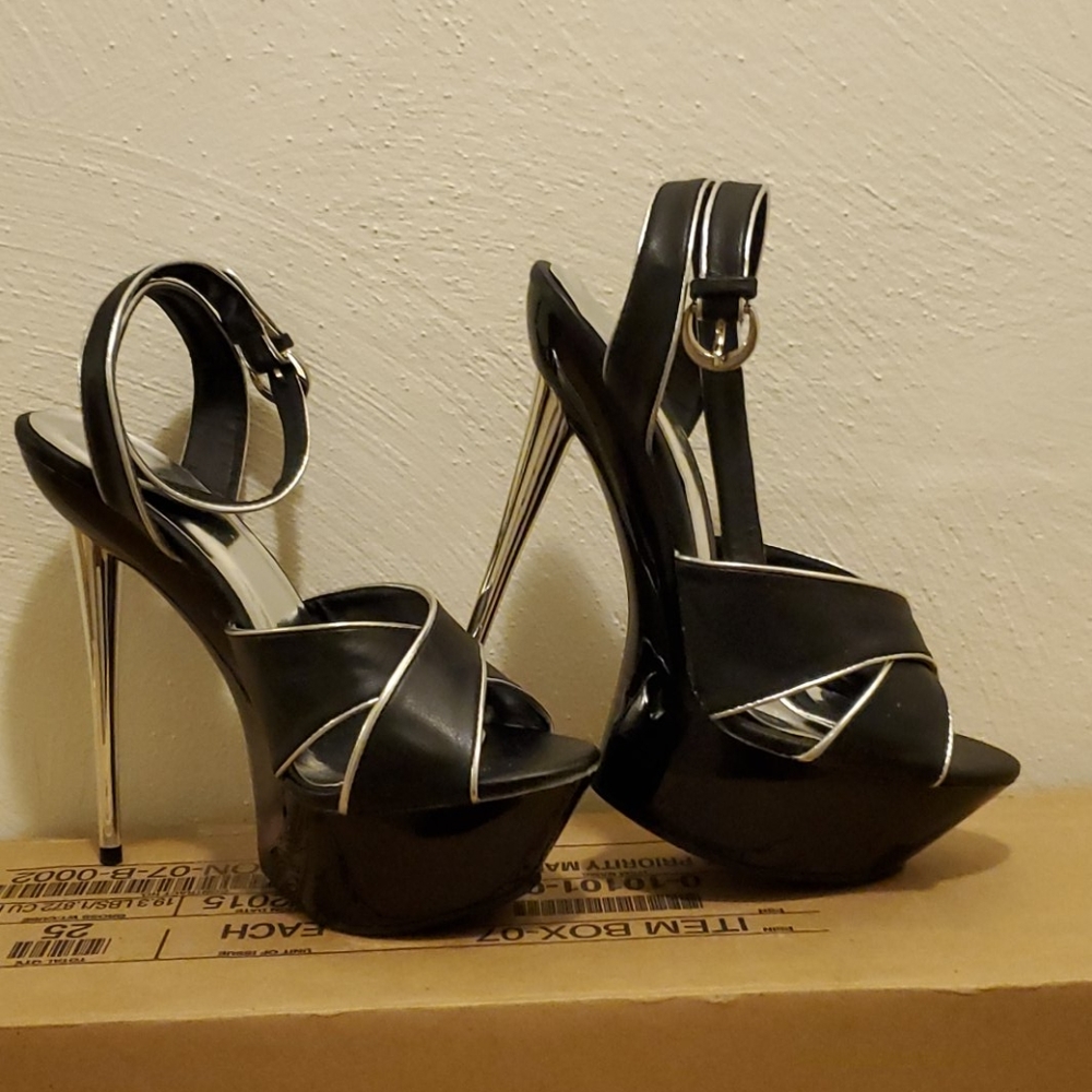 Liliana Heels